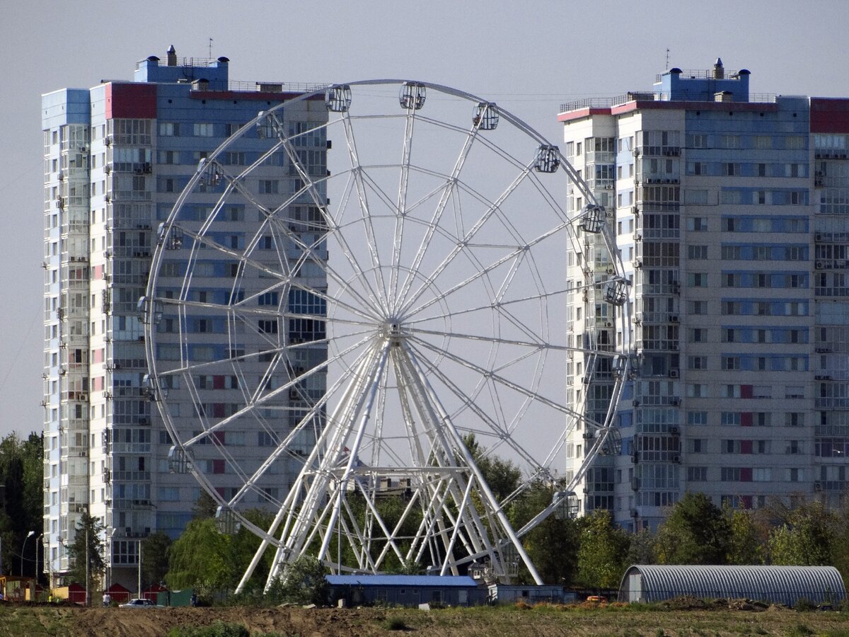 Колесо обозрения борисоглебск. Колесо обозрения Совхоз имени Максима Горького. Совхоз имени Максима Горького Краснодарский край колесо обозрения. Колесо обозрения Волгоград. Колесо обозрения Краснодар Горпарк.