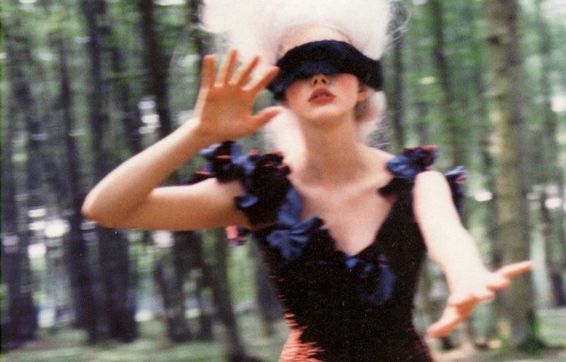 At that time (Эллен Фон Унверт, Vogue Italia, 1997)