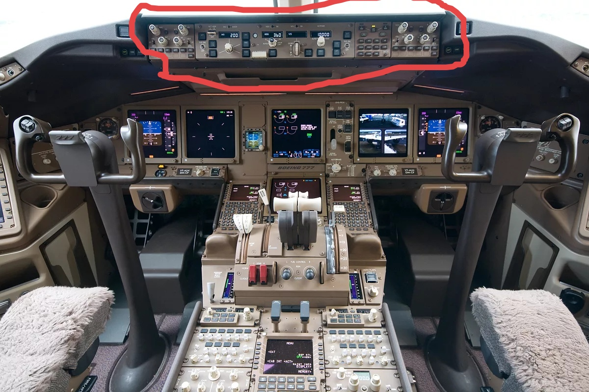 Кабина Boeing 777