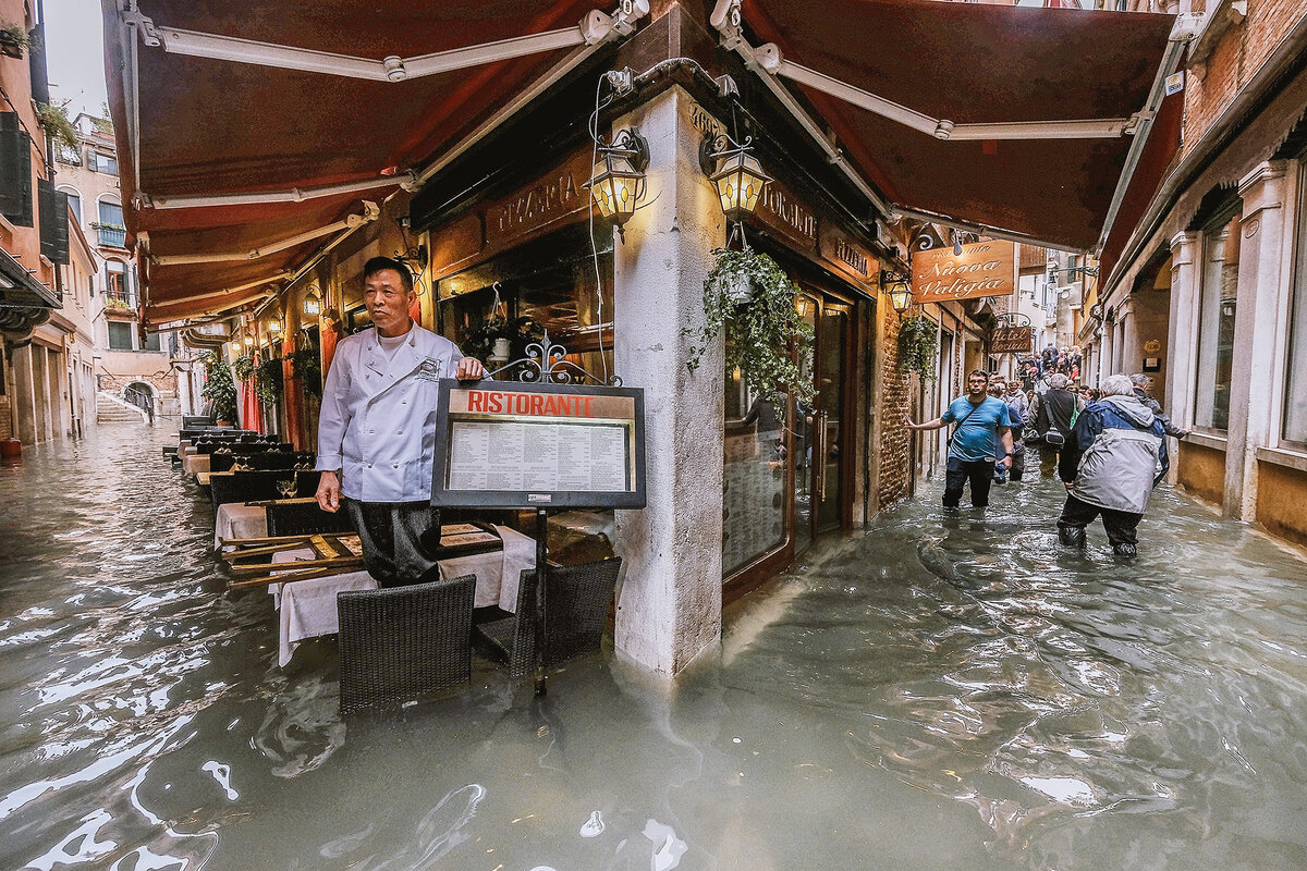 Наводнение в Венеции. Фото esqiere.ru