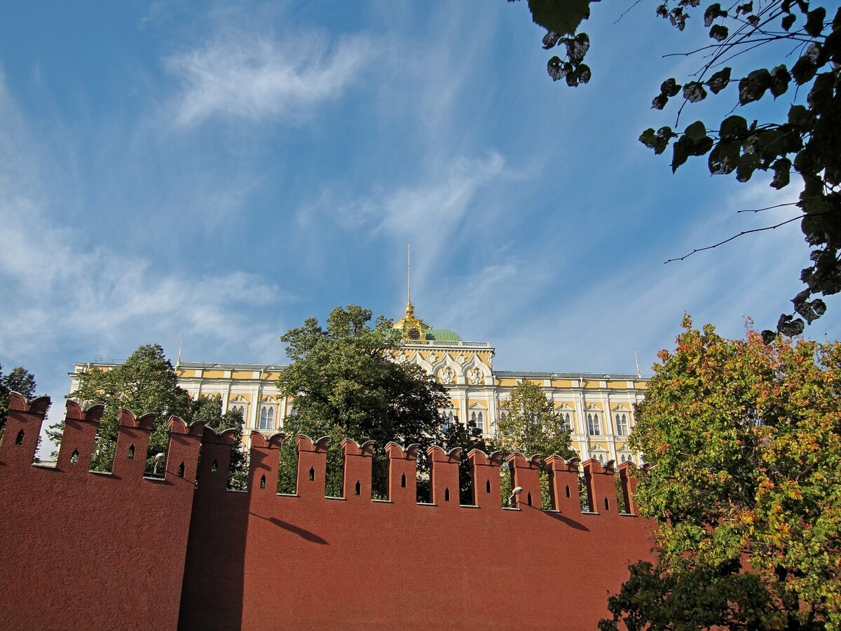 москва кремлевская стена