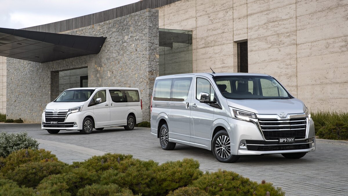 Toyota Granvia. Фотография взята с сервиса Яндекс Картинки