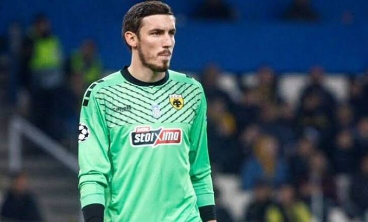Голкипер греческого АЕКа Василиос Баркас