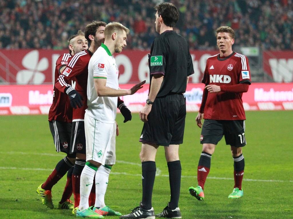 «Выигрывать так – стыдно, – подчеркнул Хант. – Даже если команда ведёт жесткую борьбу, надо оставаться честным»