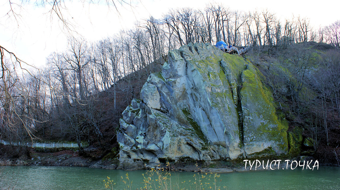 Скала Петушок у реки Псекупс