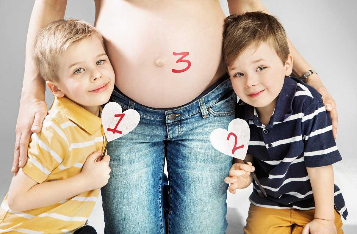 У мужчины будет третий ребенок. Фотосессия беременных со старшим ребенком. Фотосессия беременной с семьей. Фотосессия беременной с тремя детьми. Фотосессия для беременных с двумя детьми.