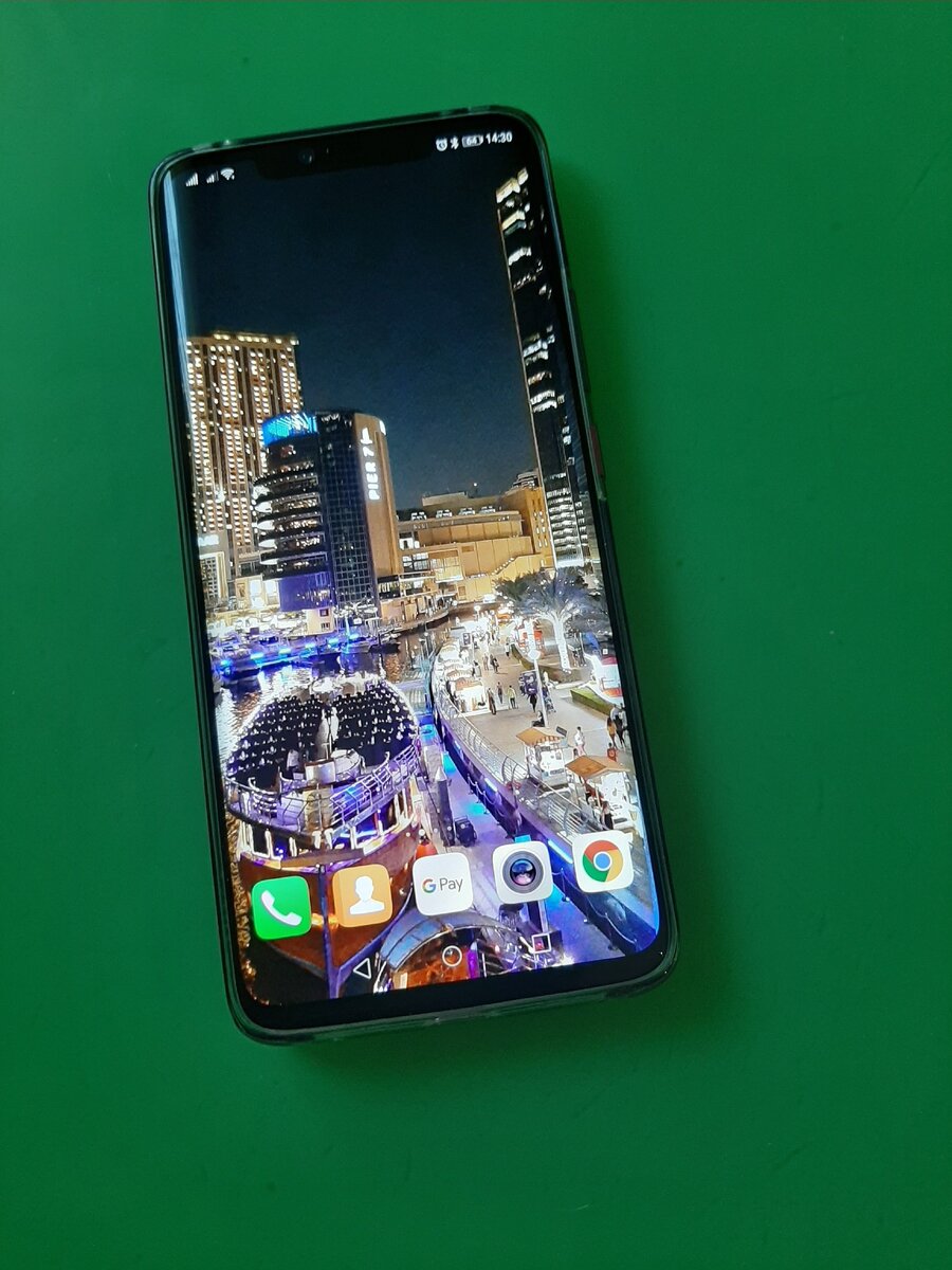 Huawei mate 20 pro  в декабре 2019 распродавался по 35000 руб