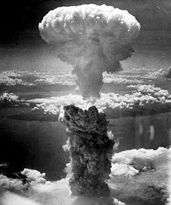 Ядерный гриб в Нагасаки 9 августа 1945 года