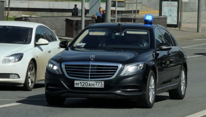 Mercedes-Benz S-Class 