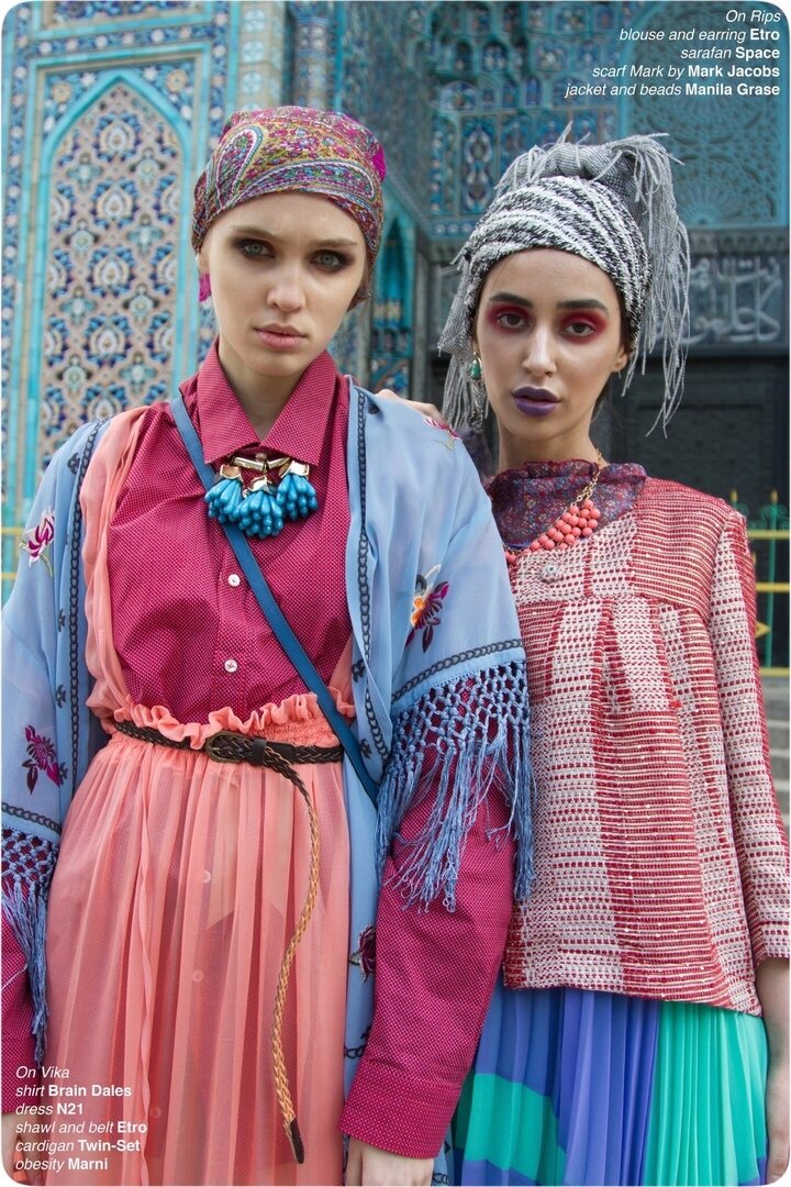 Очень красивая мозаика мечети была выбрана не случайно в качестве фона.