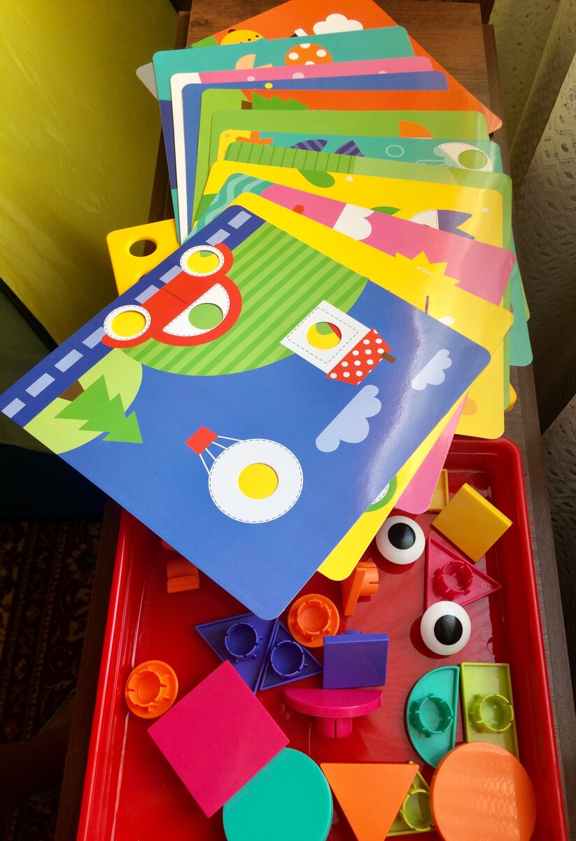 Яркие цвета и интересные картинки, от машинок, рыбок, клоунов до цветочков