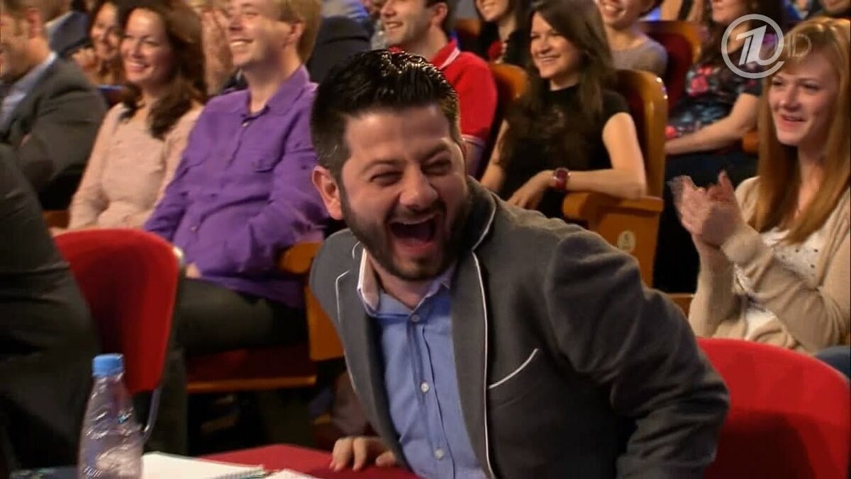 Иногда Галустян выполняет "заказ". В частности, именно ему было "поручено" (скорее всего) отправить "Наполеонов"  на Кубок мэра Москвы в прошлом сезоне