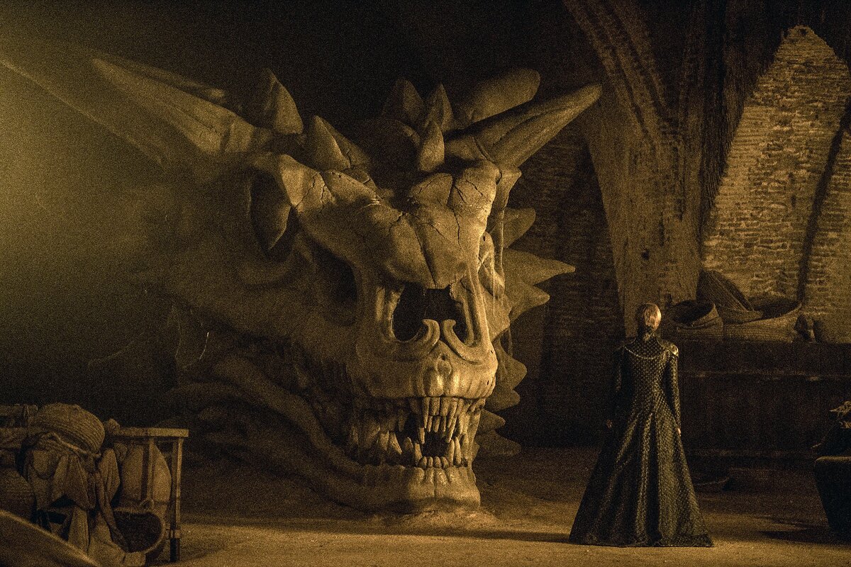 Серсея и Балерион. "Игра престолов". Источник gameofthrones.fandom.com