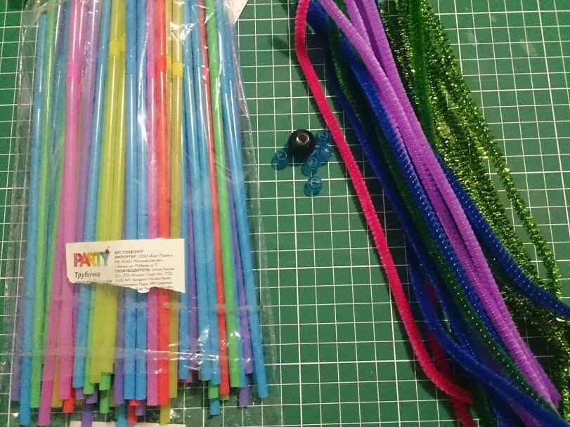 Фото автора. Что понадобится для изготовления игрушки.