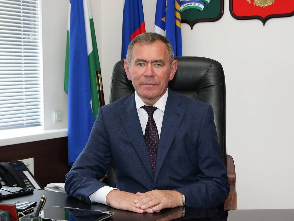 Любитель земельных участков.