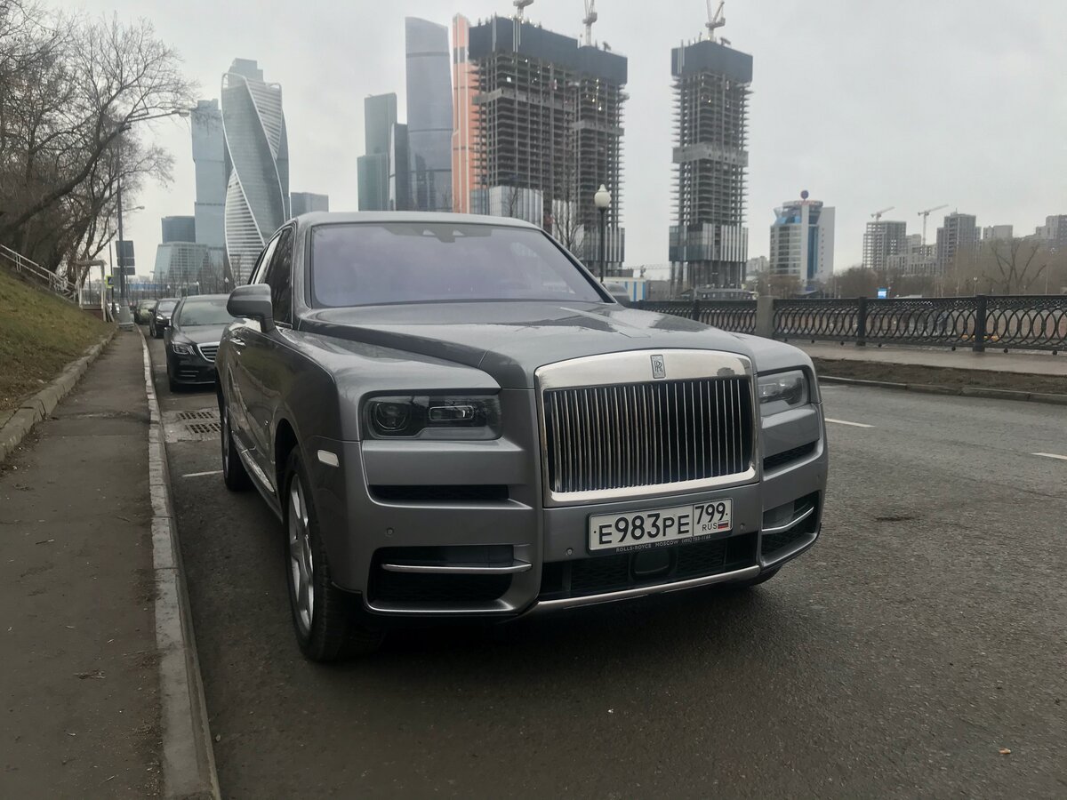 Rolls-Royce теперь и кроссовер. Что мне в нем понравилось? А что нет?  Первый тест-драйв | АвТОгус | Дзен