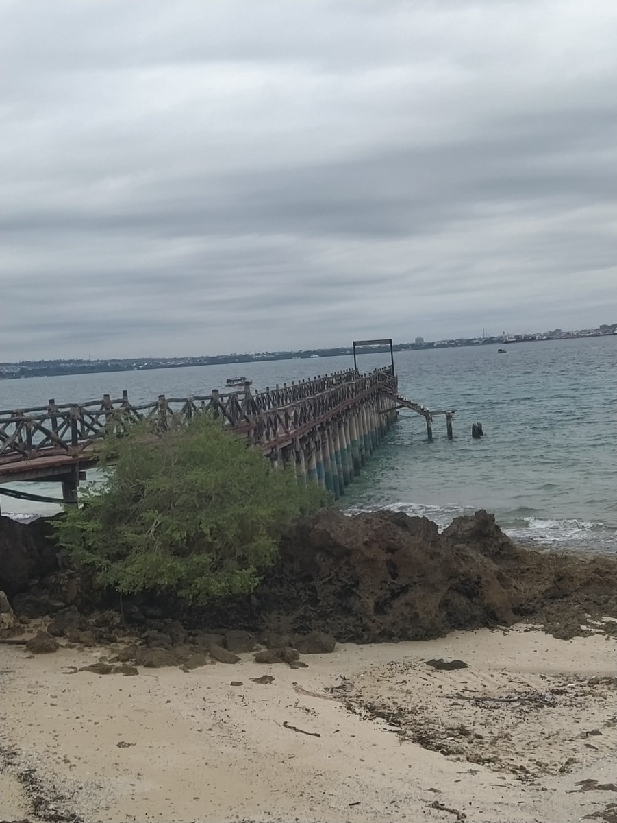 На острове Призон.