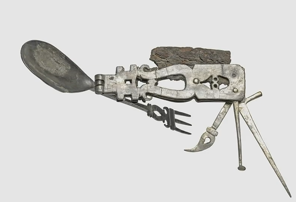 Предшественник швейцарского армейского ножа