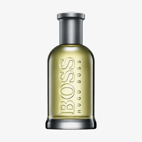 Креативность и оригинальность могут быть традиционными ориентирами для лучших мужских ароматов, но популярность также может принести вам место в обонятельном зале славы. Показательный пример: Boss Bottled - смесь яблок, бергамота, гвоздики, ветивера и трио деревьев, которая оказалась настолько популярной, что с 1998 года было продано более 60 миллионов единиц.