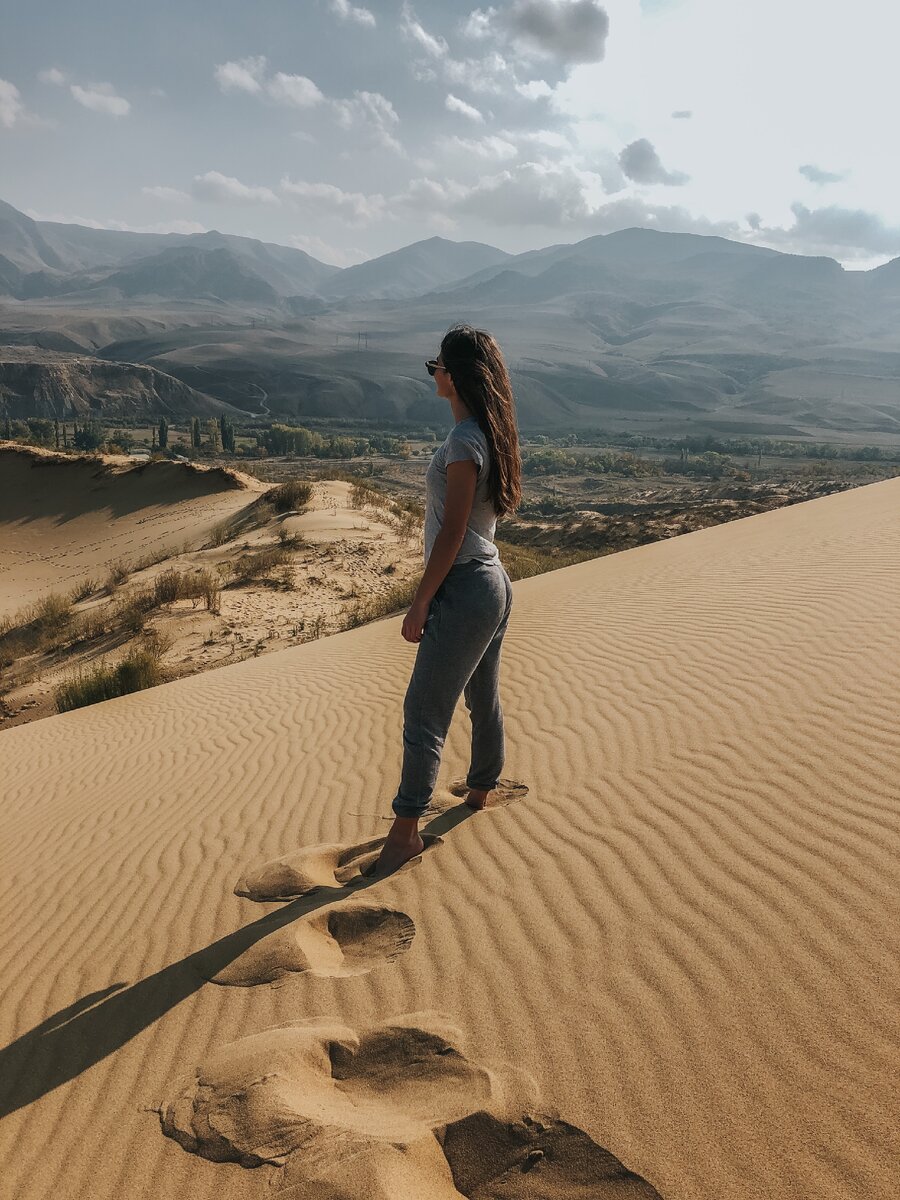 Бархан Сарыкум