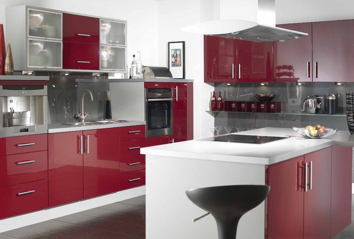 Красная кухня: особенности и сочетания цветов