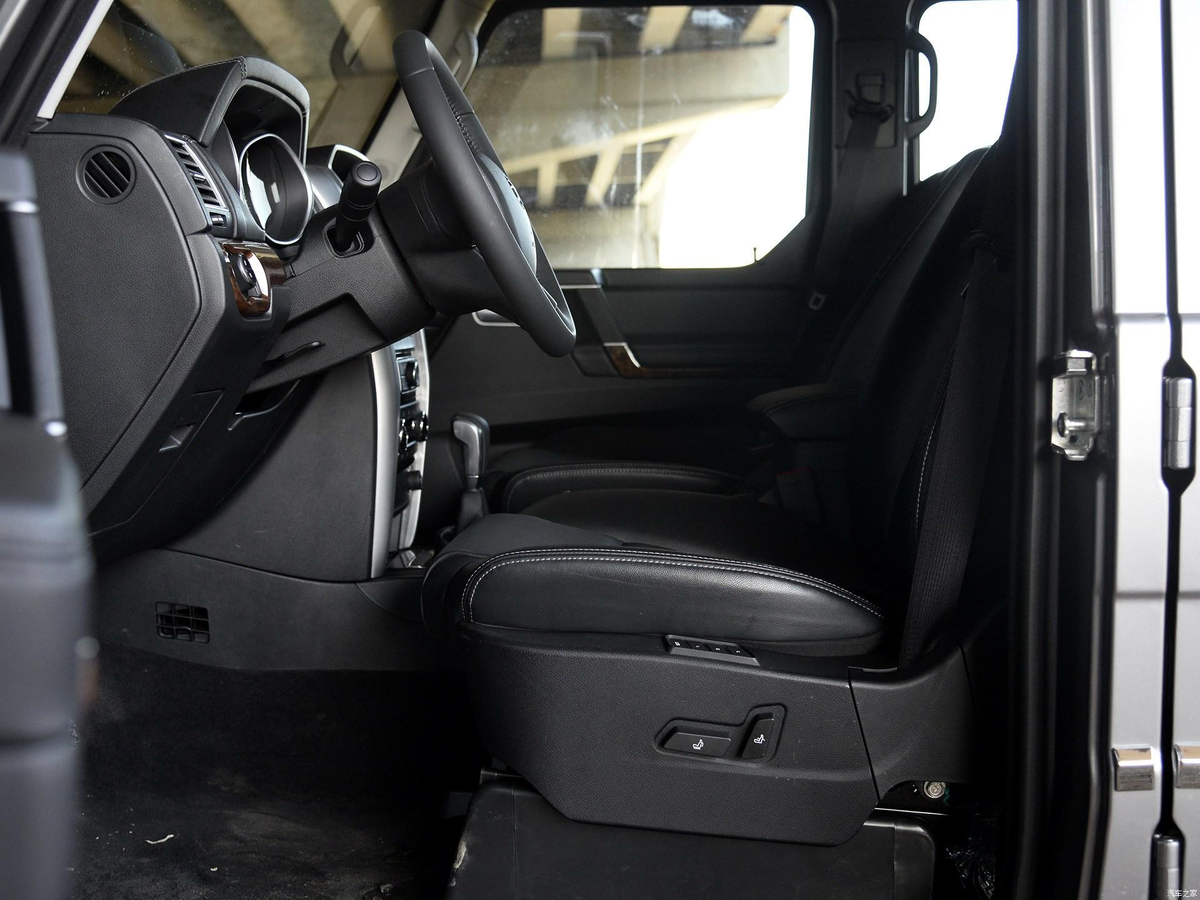 Копия гелика. BAW bj80. BAIC bj80 салон. Bj80 PHEV. Китайская машина bj80 салон.