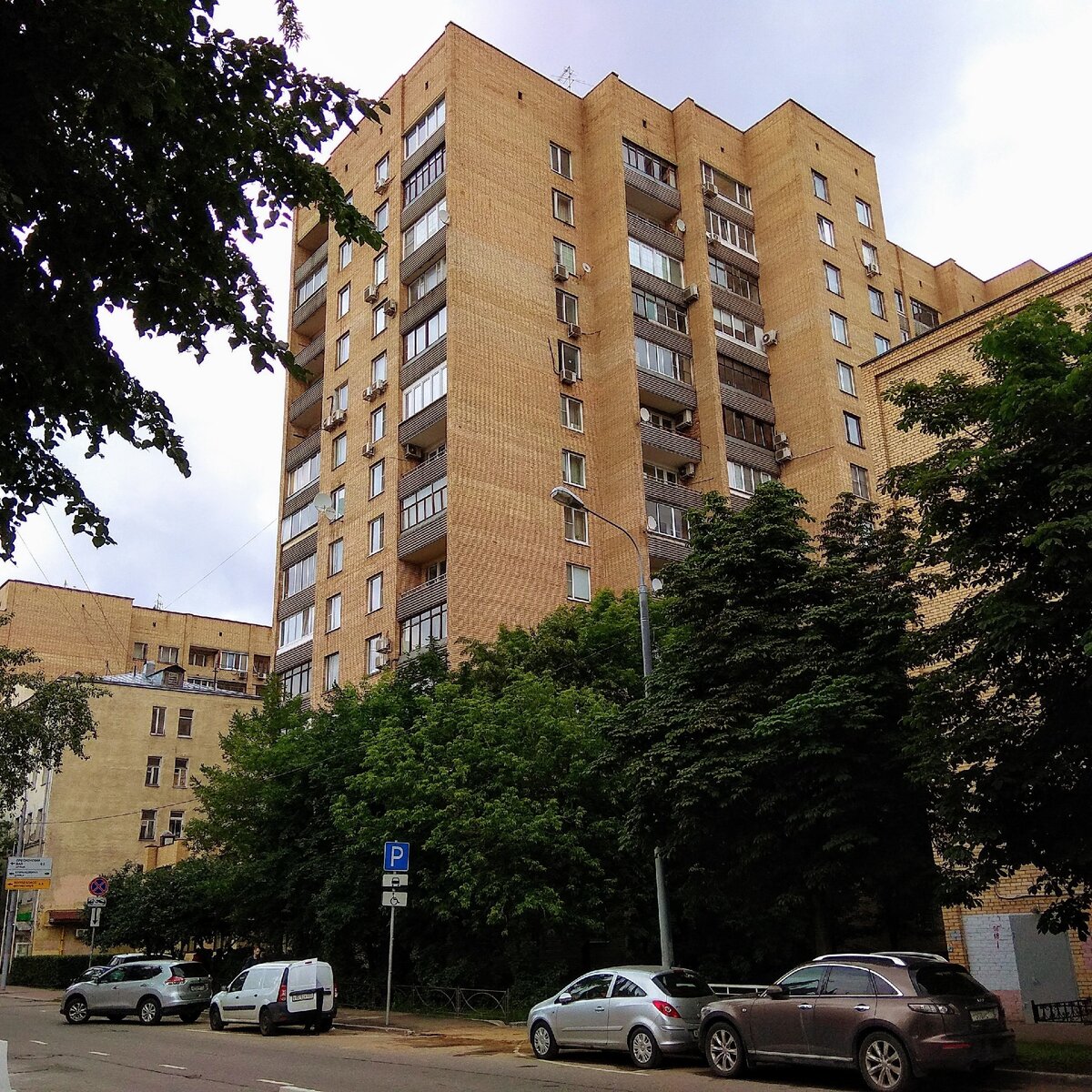 Дом где жил Владимир Высоцкий (фото автора)