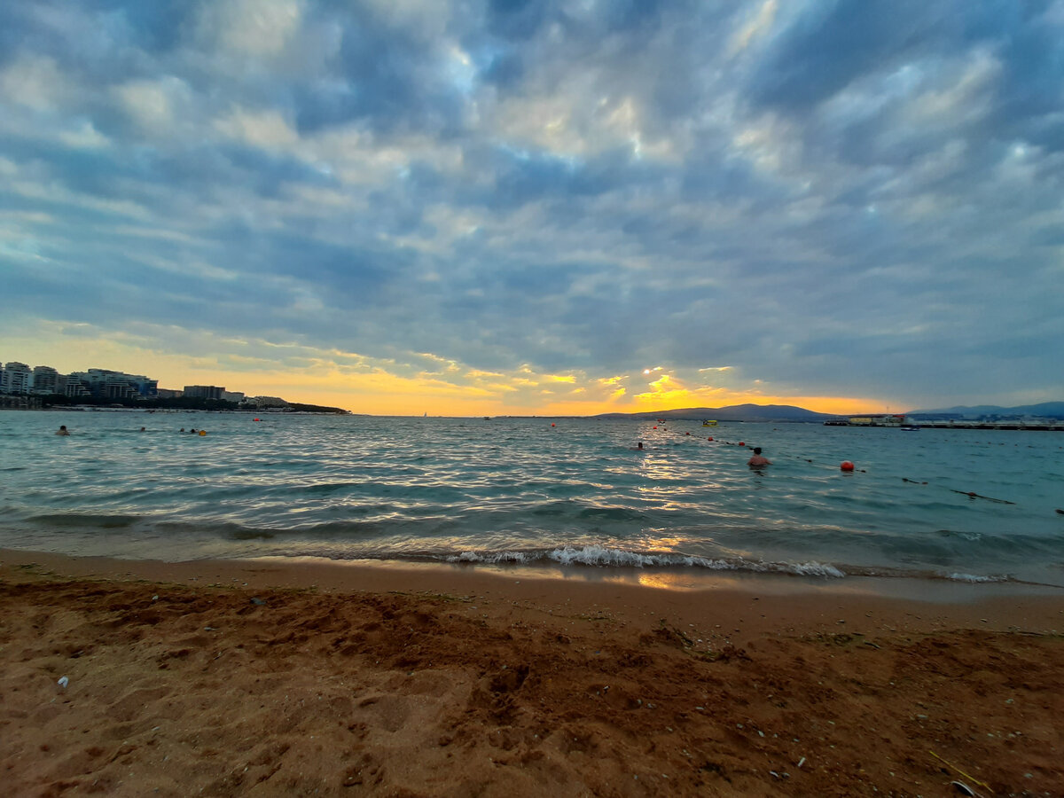  Фото автора статьи. Пляж Центральный Геленджик