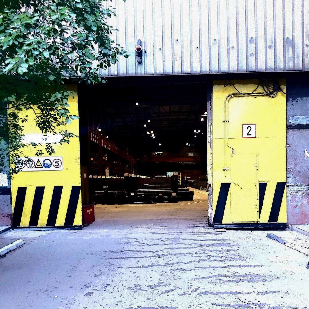 Ворота участка , на котором я работаю. 