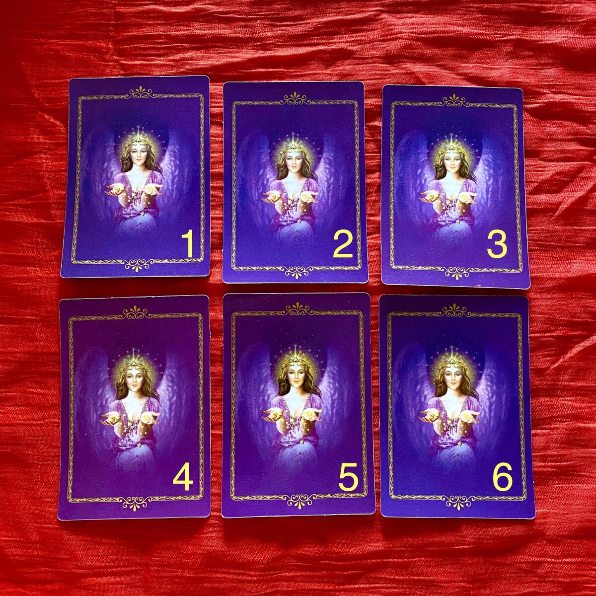 Выберите одну карту 