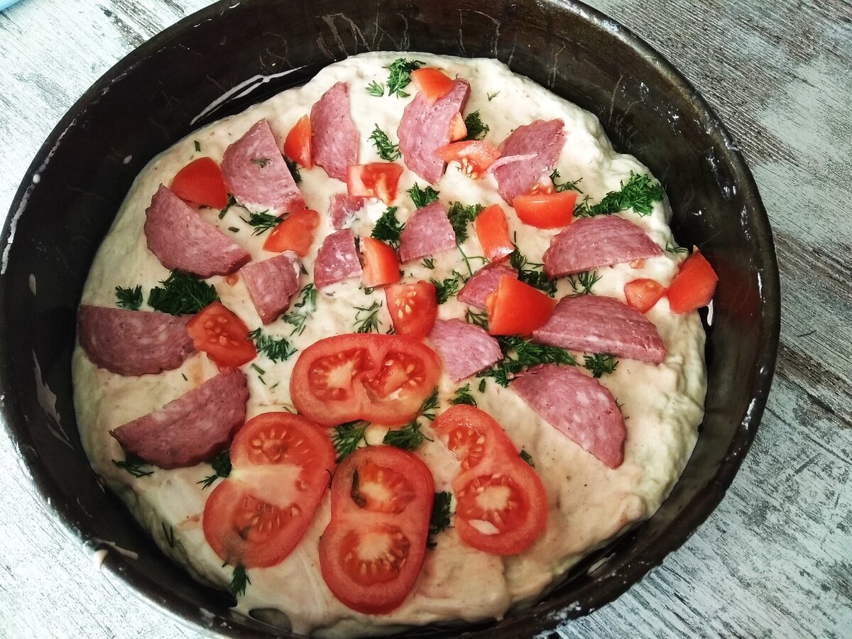 Плотный вкусный завтрак. От пиццы моя семья никогда не устанет. 