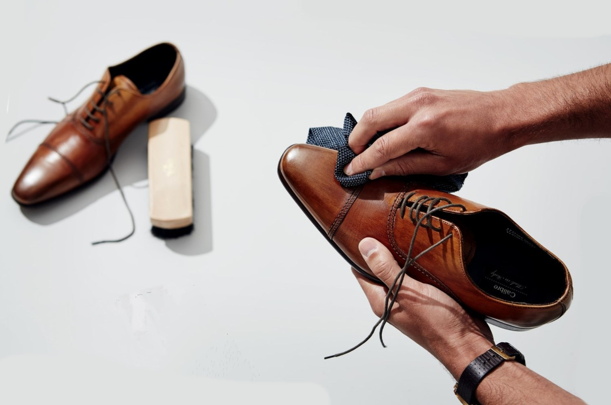 Чистка и восстановление мужской кожаной обуви