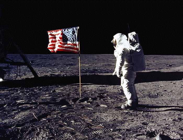 Фото: NASA As11-40-5874-75.gif
