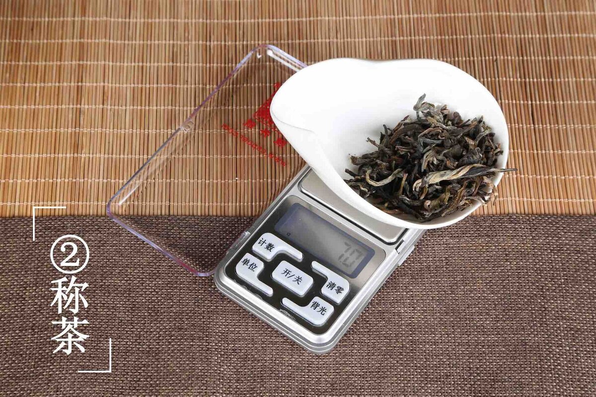 Как правильно заваривать из блина чай пуэр  в гайвани Замачивание в стиле гайвань или гонг-фу может стать прекрасным способом раскрыть вкус чая пуэр.-2