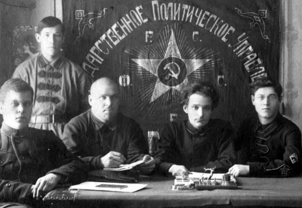 Снк вснх вчк. Сердце ЧК