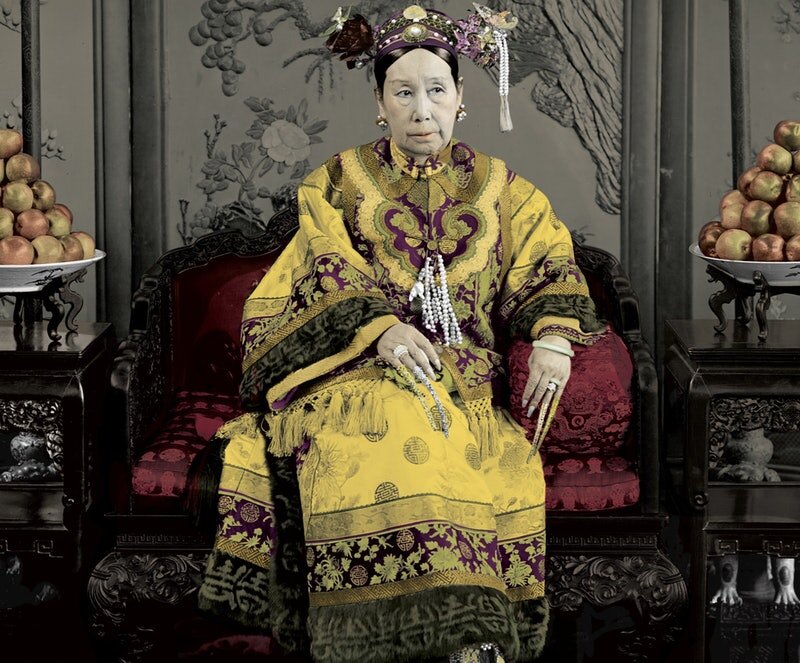 Императрица Цы Си (1835 – 1908) с ногтями длиной 15 см