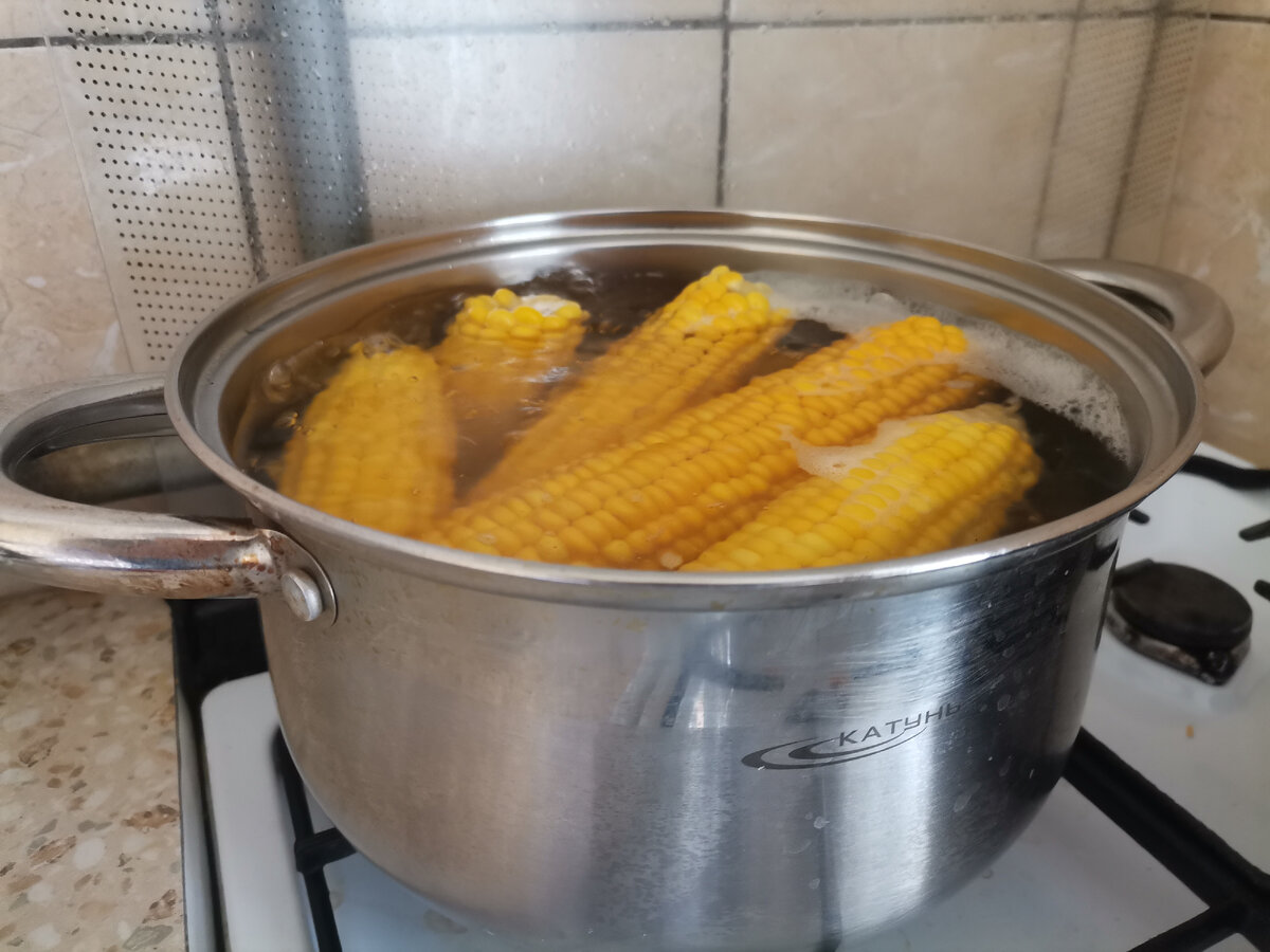Сколько времени вАрить кукурузу