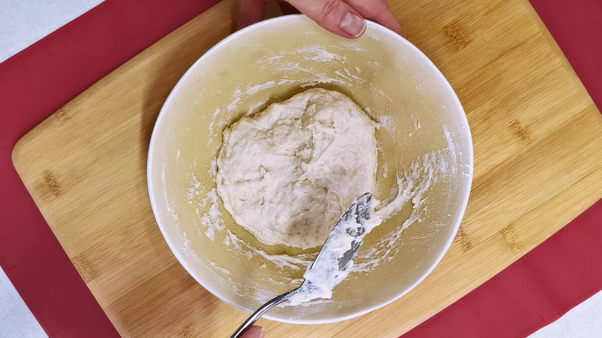 Такие лепешки по рецепту Хачапури можно делать с разными начинками. Но особенно вкусно они получаются, конечно же, с сыром. Приготовить лепешки с сыром совсем несложно.-5