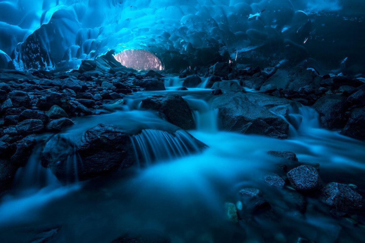 Ледяные пещеры Менденхолл, Аляска