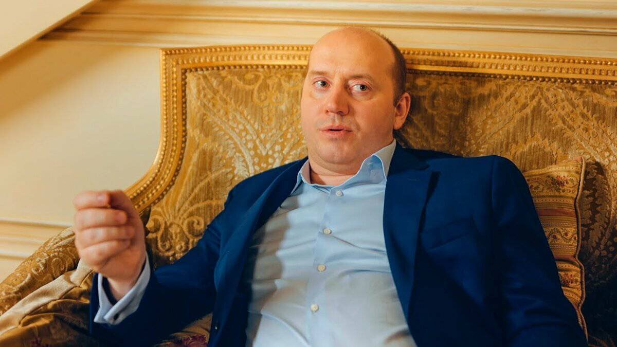 Сергей Бурунов в сериале Ивановы-Ивановы