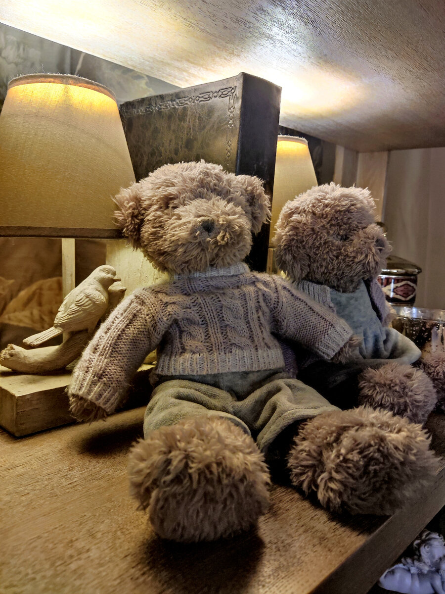 Светильники на фото иллюстрируют мою миссию: я вношу ясность в размышления собеседников