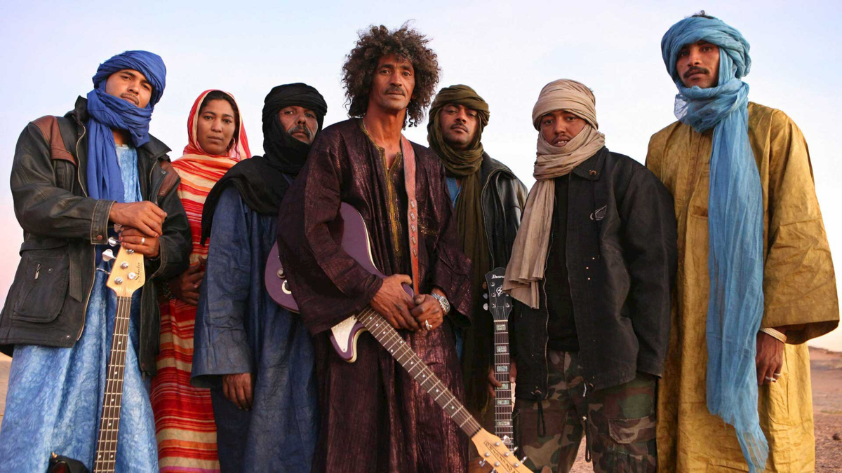 Герои пустынного блюза Tinariwen. Фото взято на Яндекс. Фото