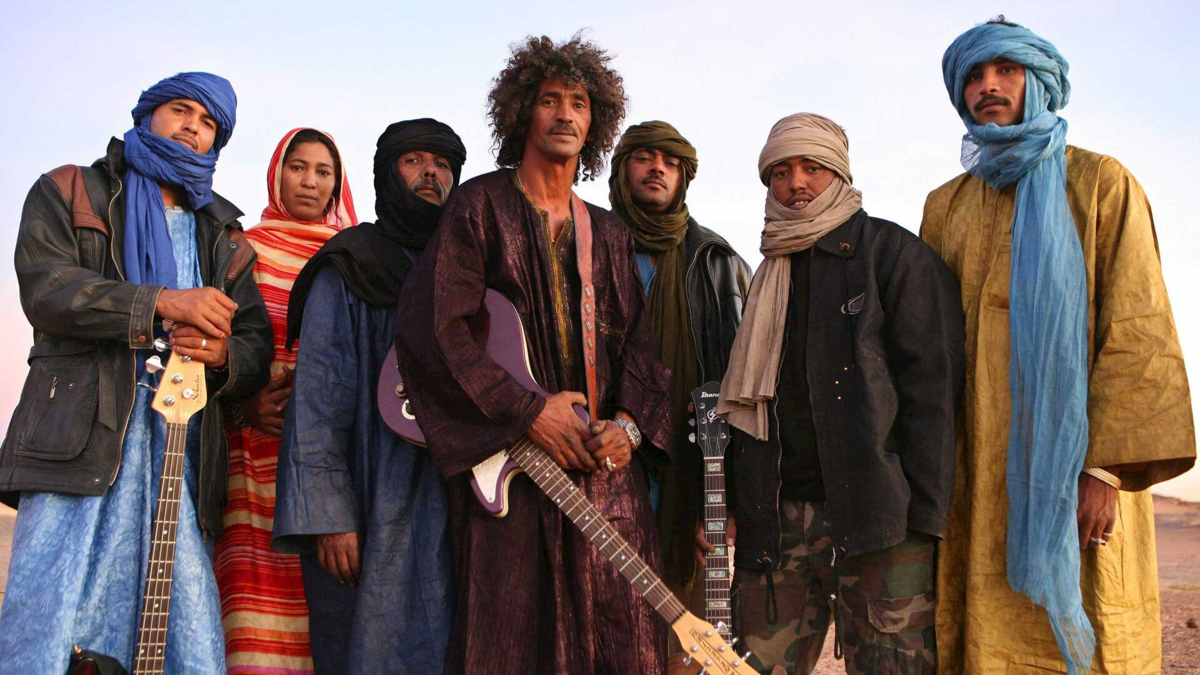 На каком языке поют. Группа Tinariwen. Туареги Tinariwen. Tinariwen фото. Группы племен.