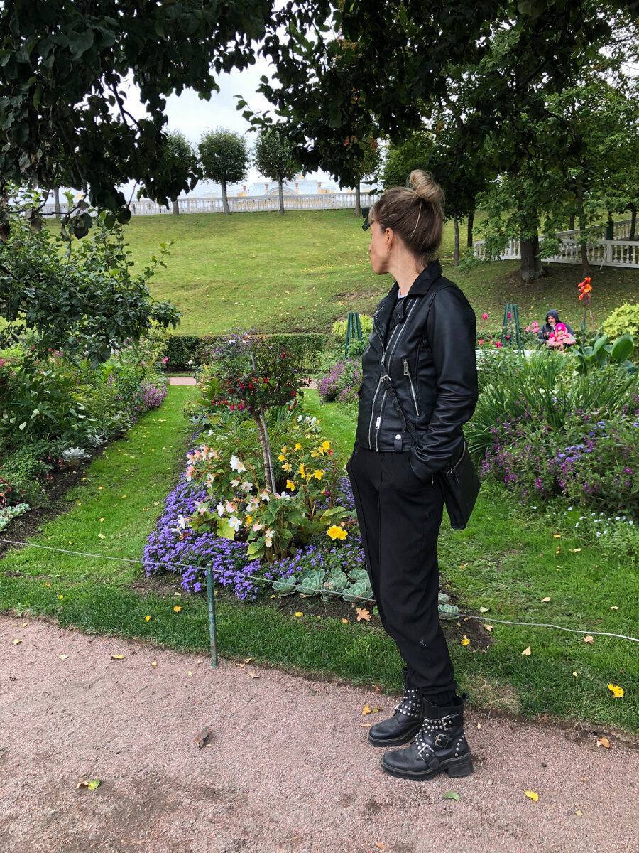 Это я,  коллега мужчин-психологов.  Помимо работы и учебы, я воспитываю двоих детей 9 и 5 лет, занимаюсь их учебой, развитием, и дома занимаюсь всеми бытовыми женскими делами. Иногда женщины ласково называют меня роботом (((  а мужчины иногда - соревнуются ))))