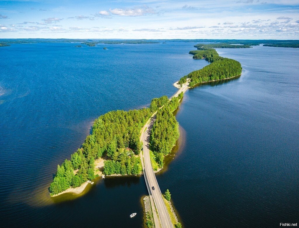 Какую страну называют страной 1000 озер. Гряда Пункахарью Финляндия. Озеро Саймаа Финляндия. Мост Пункахарью в Финляндии. Финское озеро Пункахарью.