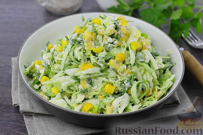 10 интересных салатов из свежей капусты - Лайфхакер