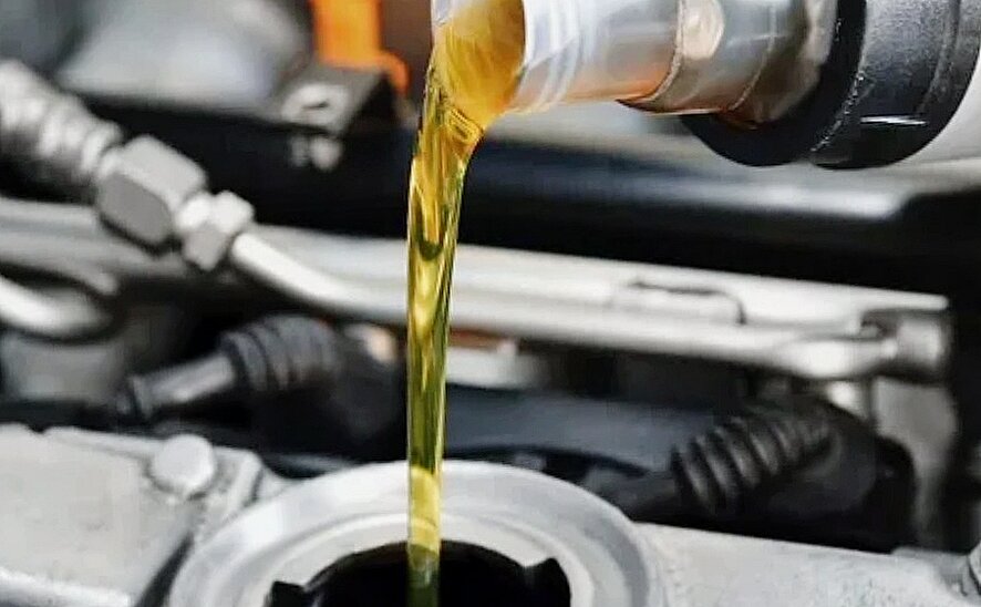 Зачем лить густое масло в сильно изношенный двигатель автомобиля