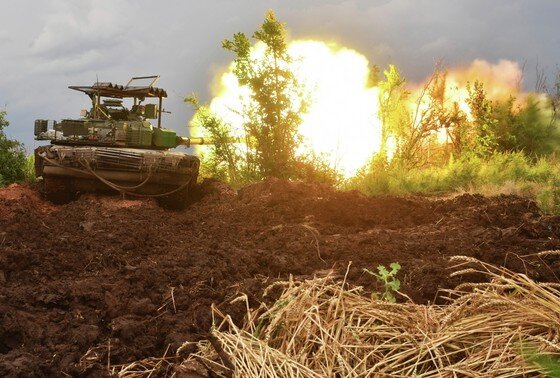    Танк Т-80 военнослужащих ВС РФ 200