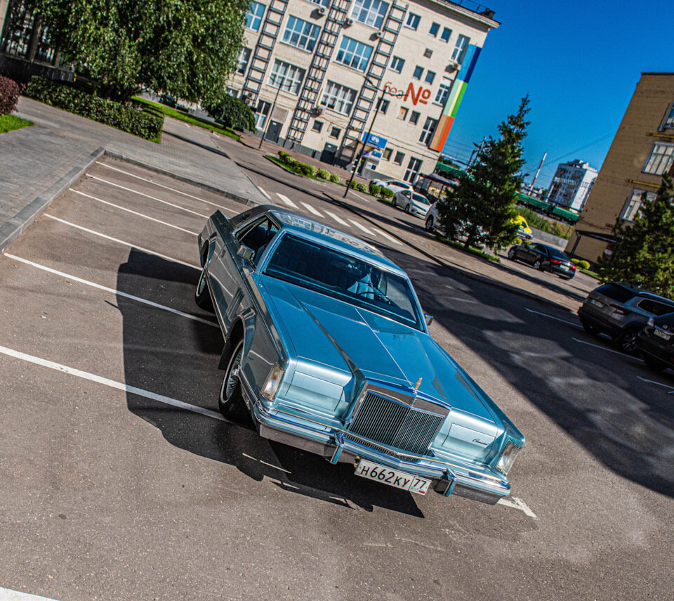 Самый дорогой автомобиль США 1978 года в Москве. Lincoln Continental Mark V  Diamond Jubilee Edition (1978) в синем цвете. | LDGarageMedia | Дзен