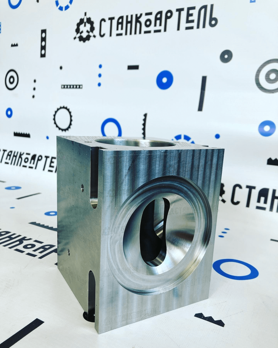 Корпус и распределитель клапана для линии краски